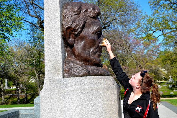 Lincolns Tomb and War Memorials 4-30-2015 069